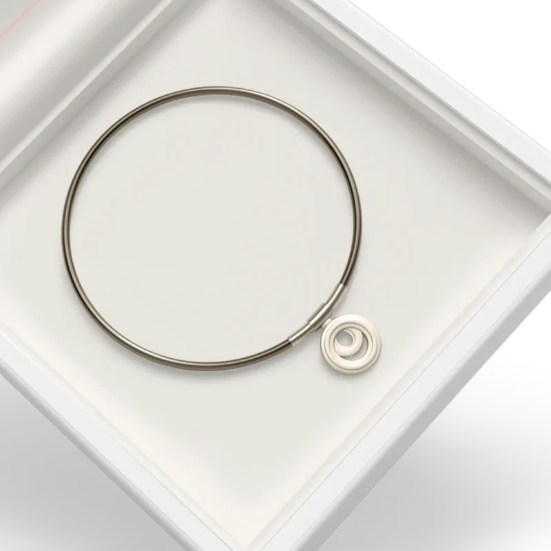 Queen bracelet