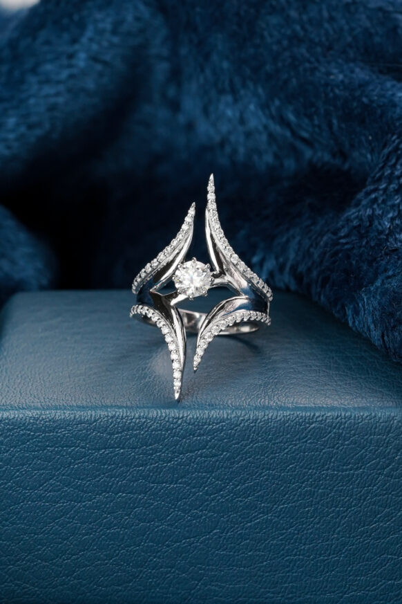 Eternal Curve 0.95 ct Moissanite Bypass Ring – Sterling Silver”