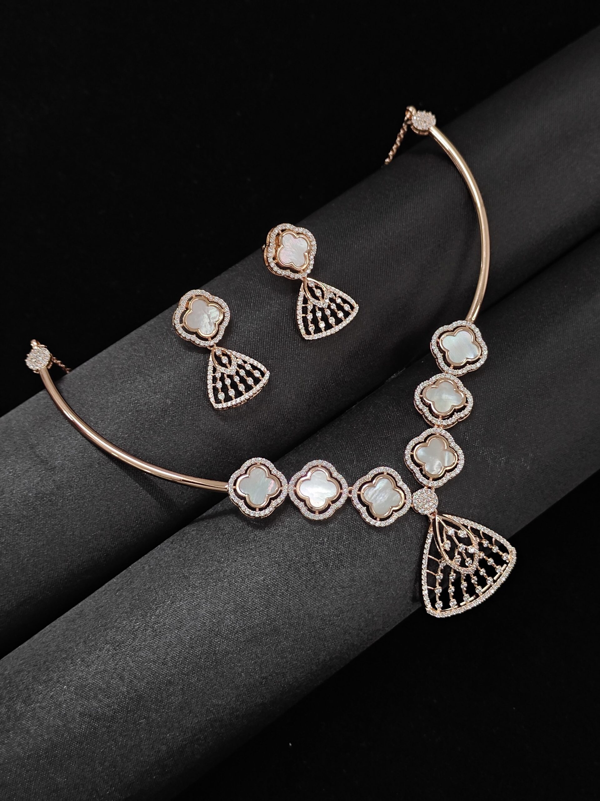 Clover Elegance 925 Silver Necklace Set