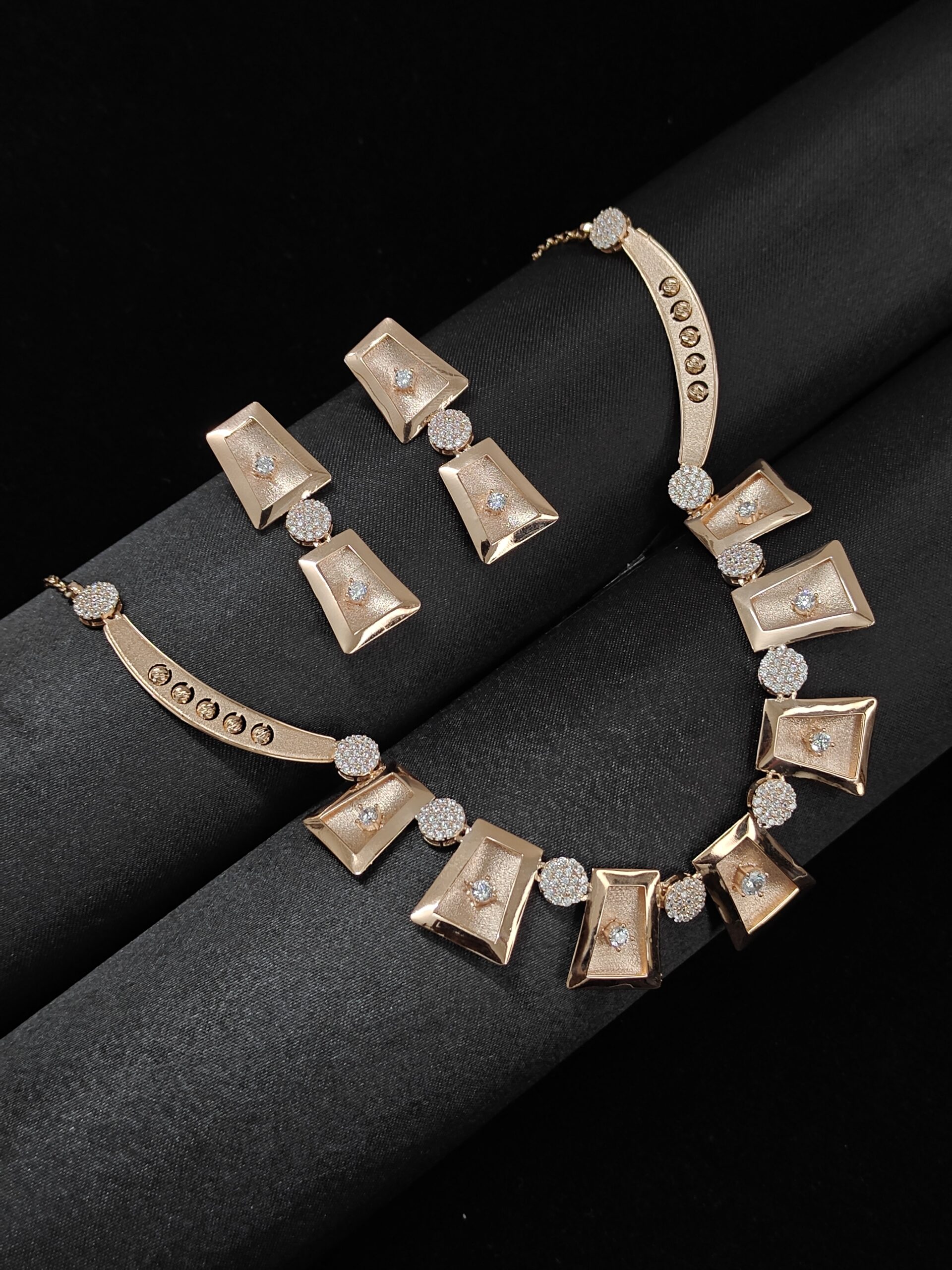 Prism Glow 925 Silver Necklace Set